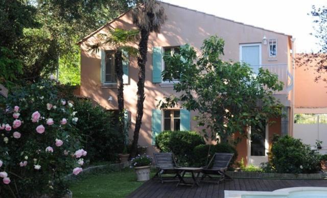 La Petite Maison Вильнёв-ле-Авиньон Экстерьер фото